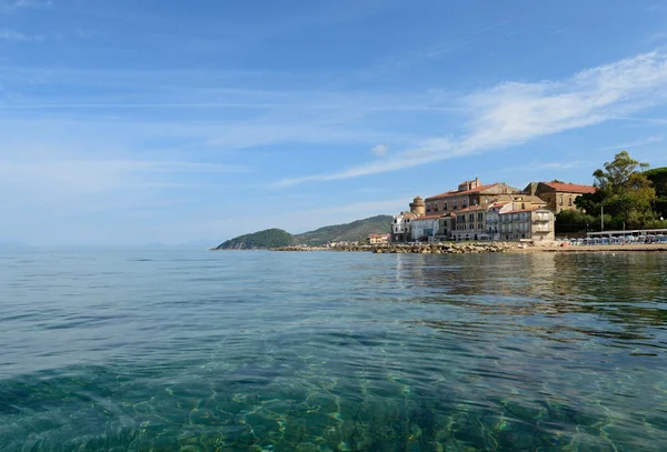 Spiaggia di Santa Maria di Castellabate con acque cristalline