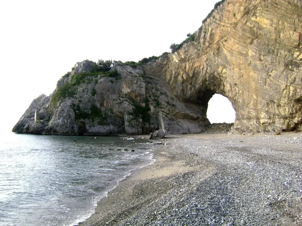 Foto della spiaggia di Spiaggia dell'Arco Naturale